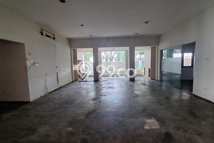 Rumah Mewah Siap Huni LT 588m2 di Kebayoran Baru, Jakarta Selatan Rumah Mewah Siap Huni LT 588m2 di Kebayoran Baru, Jakarta Selatan