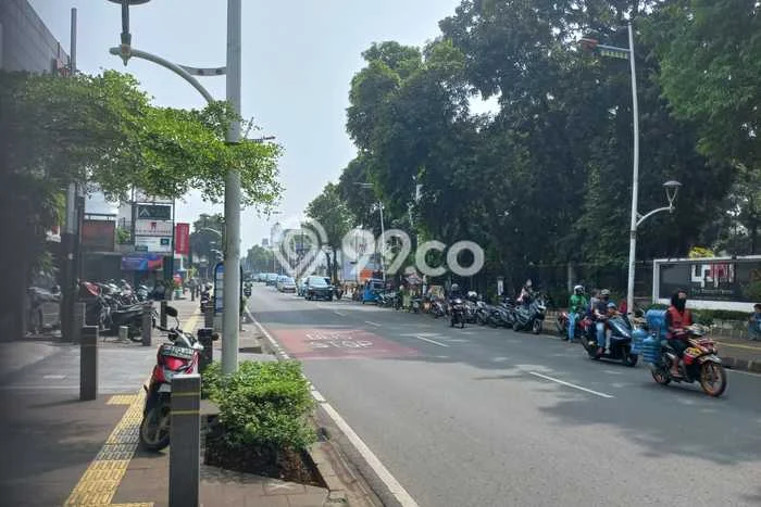 Disewakan Ruko di Kawasan Ramai Kemang Luas 150m2 Disewakan Ruko di Kawasan Ramai Kemang Luas 150m2