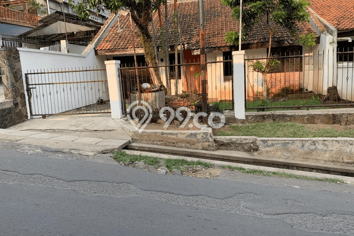BEST CHOICE! Rumah kawasan Cikutra, 2 KM, Akses Sekolah, LT 300m² LB 260m² BEST CHOICE! Rumah kawasan Cikutra, 2 KM, Akses Sekolah, LT 300m² LB 260m²