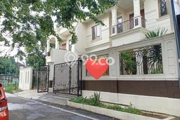 Rumah 5 KT 6 KM di Lokasi Strategis Duren Sawit, Jakarta Timur Rumah 5 KT 6 KM di Lokasi Strategis Duren Sawit, Jakarta Timur