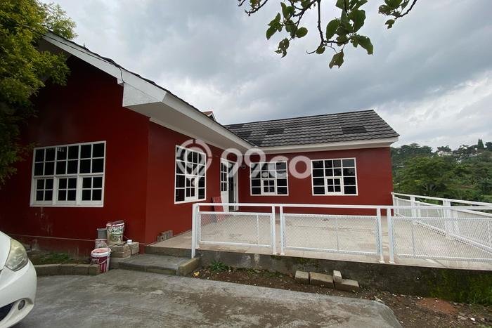 Vila Kawasan , Area 425m2m², Posisi Premium Vila Kawasan , Area 425m2m², Posisi Premium