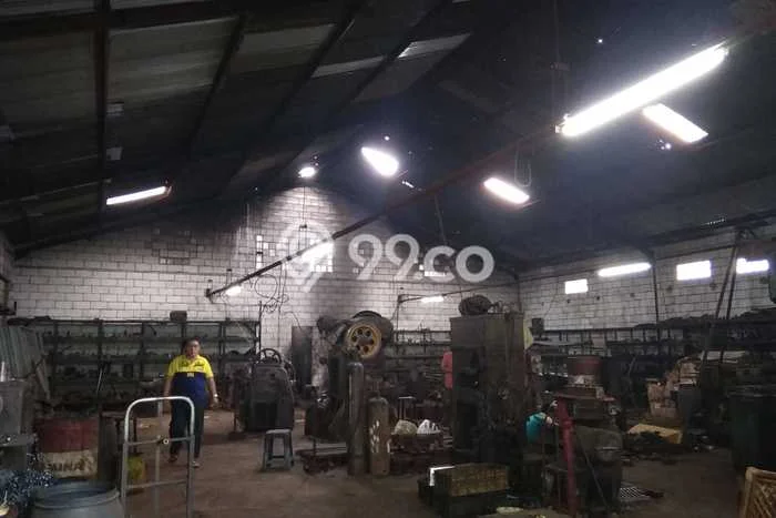 Unit Gudang Disewakan di Cibeureum di Area Ramai & Strategis Unit Gudang Disewakan di Cibeureum di Area Ramai & Strategis