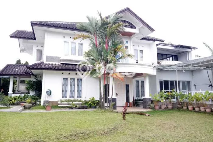Rumah Elit Modern Tanpa Renovasi di Dago Bandung Rumah Elit Modern Tanpa Renovasi di Dago Bandung