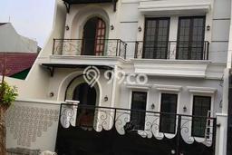 Rumah Siap Huni lokasi BSD Nusaloka, Tangerang, Luas 180m² Bangunan 220m² Rumah Siap Huni lokasi BSD Nusaloka, Tangerang, Luas 180m² Bangunan 220m²