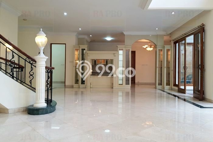 Rumah Elit Modern Tanpa Renovasi di Pondok Indah Jakarta Selatan Rumah Elit Modern Tanpa Renovasi di Pondok Indah Jakarta Selatan