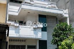 Rumah Modern di Teluk Gong, Jakarta Utara, Luas 238m² LB 600m² Rumah Modern di Teluk Gong, Jakarta Utara, Luas 238m² LB 600m²