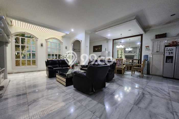 Rumah Luxury Modern Tanpa Renovasi di Pantai Mutiara Jakarta Utara Rumah Luxury Modern Tanpa Renovasi di Pantai Mutiara Jakarta Utara