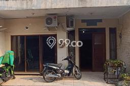 Cocok Untuk Investasi! Dijual Kost di Patal Senayan 10 Kamar Cocok Untuk Investasi! Dijual Kost di Patal Senayan 10 Kamar