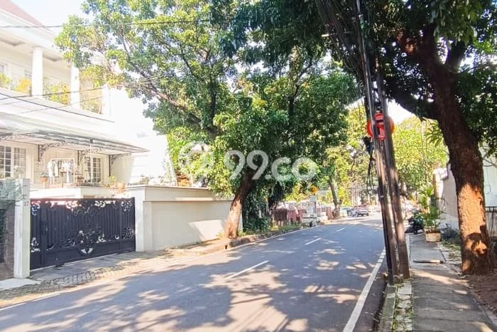 Rumah 5 Kamar Siap Huni Disewakan di Menteng Harga Kompetitif Rumah 5 Kamar Siap Huni Disewakan di Menteng Harga Kompetitif
