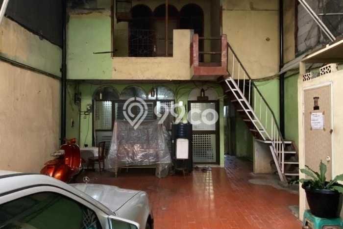Rumah Kost Dijual di Kebayoran Lama, Jakarta Selatan dengan 17 Kamar Tidur, 7 Kamar Mandi Rumah Kost Dijual di Kebayoran Lama, Jakarta Selatan dengan 17 Kamar Tidur, 7 Kamar Mandi