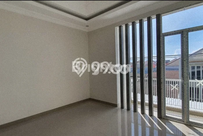 For Sale Rumah 4 Kamar Lokasi Ideal Nyaman dan Strategis di Mulyorejo For Sale Rumah 4 Kamar Lokasi Ideal Nyaman dan Strategis di Mulyorejo