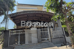 Dijual Rumah Premium dengan Fasilitas Sekitar Lengkap di Tenggilis Mejoyo, Surabaya Dijual Rumah Premium dengan Fasilitas Sekitar Lengkap di Tenggilis Mejoyo, Surabaya