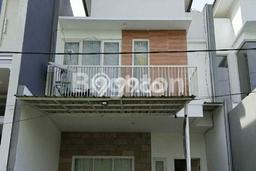 Dijual Cepat Rumah Bagus Siap Huni LB 90m2 di Tenggilis Mejoyo, Surabaya Dijual Cepat Rumah Bagus Siap Huni LB 90m2 di Tenggilis Mejoyo, Surabaya