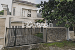 Rumah Mewah LB 268m2 Siap Pakai Desain Elegan di Kebonsari, Surabaya Rumah Mewah LB 268m2 Siap Pakai Desain Elegan di Kebonsari, Surabaya