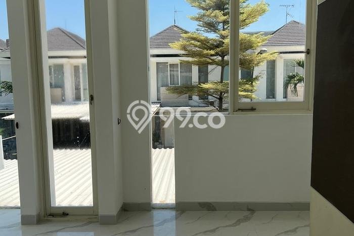 Rumah Elit LB 295m2 Siap Pakai Desain Elegan di Pakuwon City, Surabaya Rumah Elit LB 295m2 Siap Pakai Desain Elegan di Pakuwon City, Surabaya