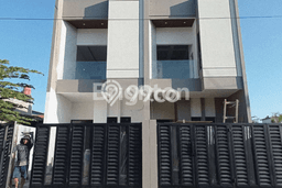 Rumah Strategis Minimalis Lb 145m2 di Tenggilis Mejoyo, Surabaya Rumah Strategis Minimalis Lb 145m2 di Tenggilis Mejoyo, Surabaya