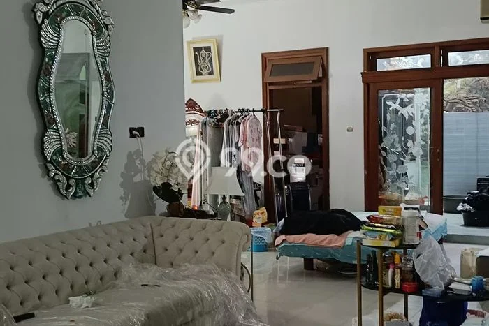 Hunian Super Mewah dengan Akses Paling Strategis di Dukuh Kupang, Surabaya Hunian Super Mewah dengan Akses Paling Strategis di Dukuh Kupang, Surabaya