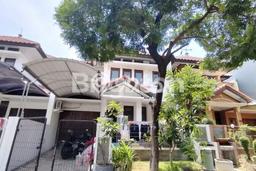 Rumah Luxury Modern Tanpa Renovasi di Graha Surabaya Rumah Luxury Modern Tanpa Renovasi di Graha Surabaya