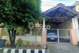For Sale Rumah 2 Kamar Lokasi Ideal Bagus dan Strategis di Rungkut For Sale Rumah 2 Kamar Lokasi Ideal Bagus dan Strategis di Rungkut
