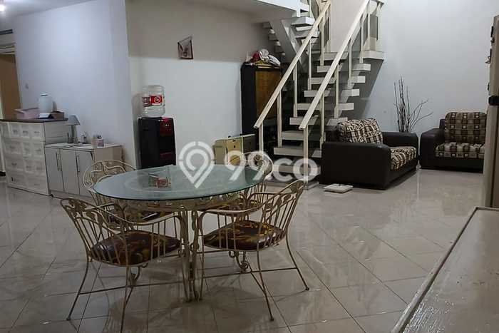 Dijual Rumah Luas Megah Dengan View Cantik di Galaxy, Surabaya Dijual Rumah Luas Megah Dengan View Cantik di Galaxy, Surabaya