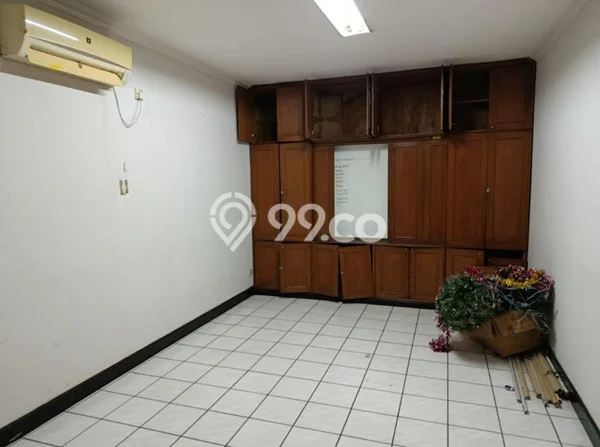 Unit Komersial Paling Strategis di Jatinegara Jakarta Timur dengan LB 1m2 Unit Komersial Paling Strategis di Jatinegara Jakarta Timur dengan LB 1m2
