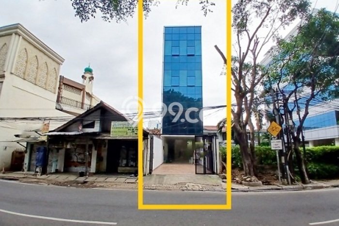 Unit Ruko Dijual di Jakarta Selatan LT 106m2 & LB 325m2 Unit Ruko Dijual di Jakarta Selatan LT 106m2 & LB 325m2