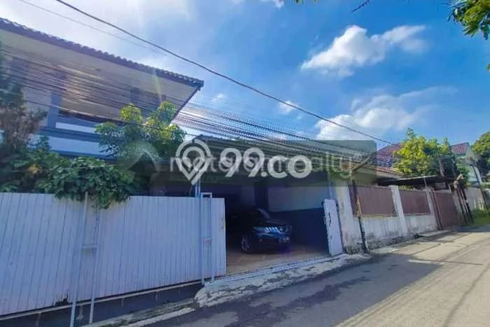 Sewa Rumah Murah di Pasteur Bandung dengan 4 Kamar Tidur Sewa Rumah Murah di Pasteur Bandung dengan 4 Kamar Tidur