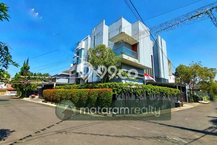 Rumah Luxury Modern Tanpa Renovasi di Turangga Bandung Rumah Luxury Modern Tanpa Renovasi di Turangga Bandung