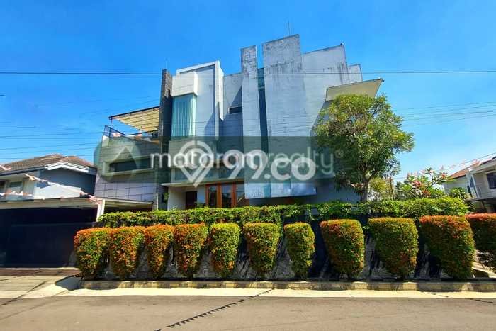 Rumah Luxury Modern Tanpa Renovasi di Turangga Bandung Rumah Luxury Modern Tanpa Renovasi di Turangga Bandung