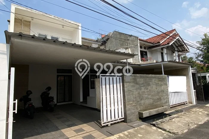 Rumah Tenang area Buah Batu, 4 KT, LT 170m² Bangunan 175m² Rumah Tenang area Buah Batu, 4 KT, LT 170m² Bangunan 175m²