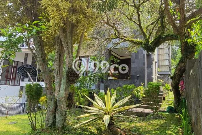Rumah Elit LB 265m2 Siap Huni Desain Elegan di Sayap Dago, Bandung Rumah Elit LB 265m2 Siap Huni Desain Elegan di Sayap Dago, Bandung