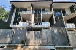 Dijual Hunian Rumah Terawat 2 KT di Sarijadi, Bandung Dijual Hunian Rumah Terawat 2 KT di Sarijadi, Bandung