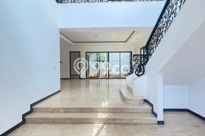 Ready to Use! Luxury House LT 340m2 Desain Modern di BSD Ready to Use! Luxury House LT 340m2 Desain Modern di BSD