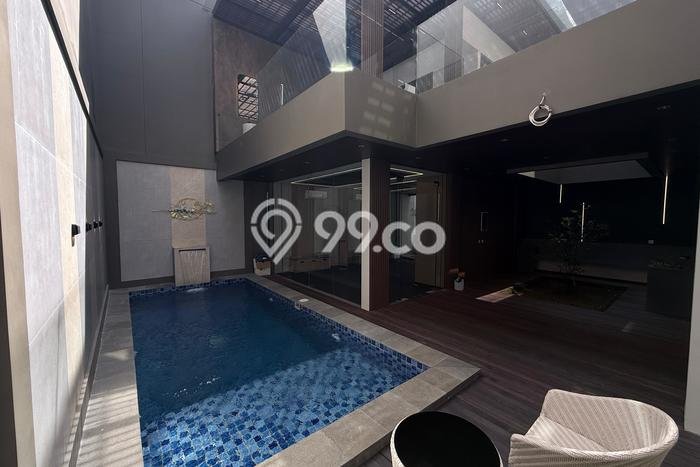 Rumah Mewah LB 600m2 Siap Pakai Desain Elegan di BSD, Tangerang Rumah Mewah LB 600m2 Siap Pakai Desain Elegan di BSD, Tangerang