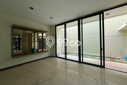 Ready to Use! Luxury House LT 220m2 Desain Modern di BSD Ready to Use! Luxury House LT 220m2 Desain Modern di BSD