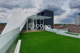 Ready to Use! Luxury House LT 264m2 Desain Elegan di Pondok Pinang Ready to Use! Luxury House LT 264m2 Desain Elegan di Pondok Pinang