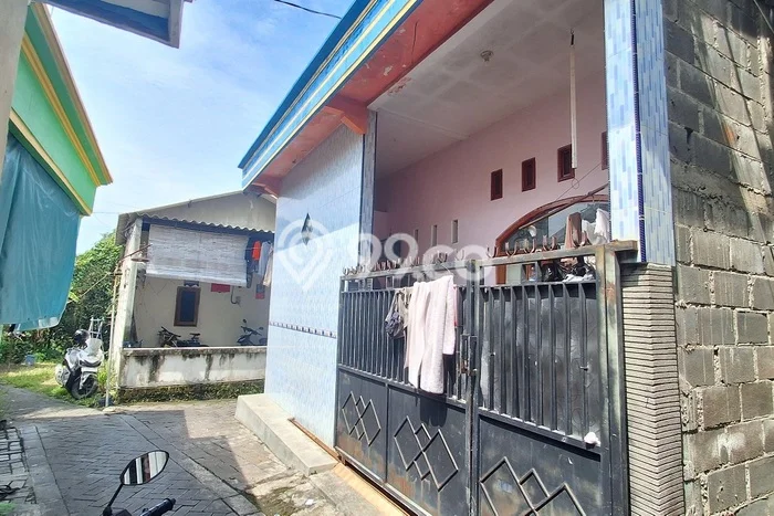 Cocok Untuk Investasi! Dijual Kost di Gresik Kota 5 Kamar Cocok Untuk Investasi! Dijual Kost di Gresik Kota 5 Kamar