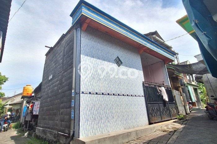 Cocok Untuk Investasi! Dijual Kost di Gresik Kota 5 Kamar Cocok Untuk Investasi! Dijual Kost di Gresik Kota 5 Kamar