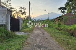 Tanah Dijual Lokasi Strategis di Surabaya dengan Luas 60m2 Tanah Dijual Lokasi Strategis di Surabaya dengan Luas 60m2