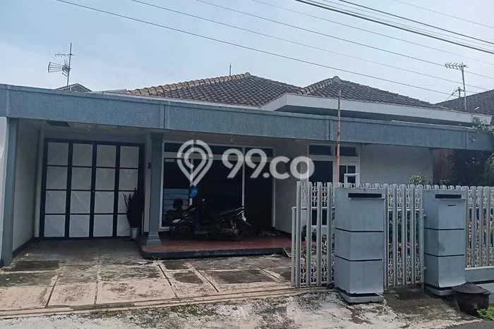 Rumah Modern Cantik 5 Kamar Siap Huni di Lowokwaru Rumah Modern Cantik 5 Kamar Siap Huni di Lowokwaru