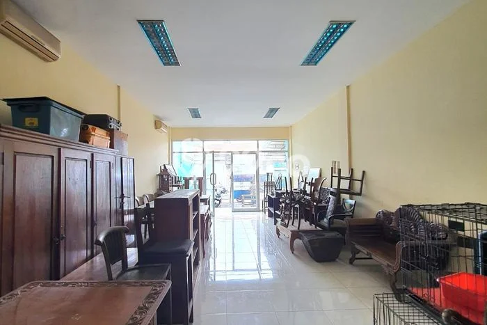 Ruko Dijual di Jakarta Selatan LT 120m2 & LB 300m2 Lokasi Terbaik! Ruko Dijual di Jakarta Selatan LT 120m2 & LB 300m2 Lokasi Terbaik!