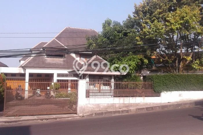 Rumah Elit LB 800m2 Siap Pakai Desain Elegan di Geger Kalong, Bandung Rumah Elit LB 800m2 Siap Pakai Desain Elegan di Geger Kalong, Bandung