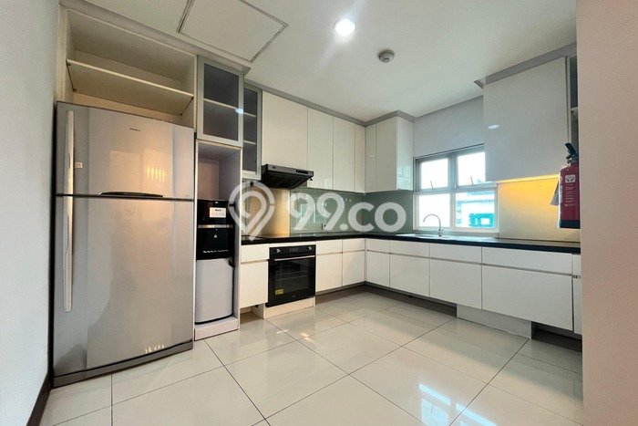 Apartemen Disewakan 3 Kamar Murah Siap Huni di Jakarta Selatan, Luas 194m2 Apartemen Disewakan 3 Kamar Murah Siap Huni di Jakarta Selatan, Luas 194m2