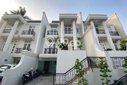 For Sale! Premium House LT 264m2 Desain Elegan di Bangka For Sale! Premium House LT 264m2 Desain Elegan di Bangka