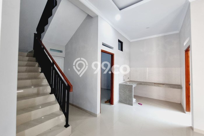 For Sale Rumah 5 Kamar Lokasi Strategis Bagus dan Strategis di Grogol For Sale Rumah 5 Kamar Lokasi Strategis Bagus dan Strategis di Grogol