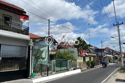 Hunian Cantik Modern Lb 200m2 di Gilingan, Solo Hunian Cantik Modern Lb 200m2 di Gilingan, Solo