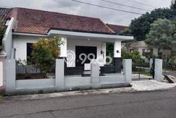 Rumah Strategis Minimalis Lb 134m2 di Manahan, Solo Rumah Strategis Minimalis Lb 134m2 di Manahan, Solo