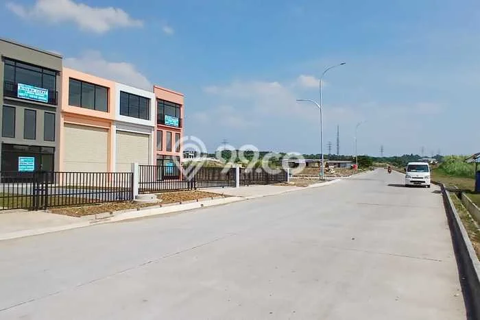 Gudang Disewa di Karawang dengan LB 162m2 Area Komersial Ramai Gudang Disewa di Karawang dengan LB 162m2 Area Komersial Ramai