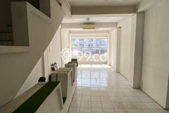 Ruko Bagus Dijual LB 284m2 Lokasi Strategis Jakarta Selatan Area Cocok untuk Bisnis Ruko Bagus Dijual LB 284m2 Lokasi Strategis Jakarta Selatan Area Cocok untuk Bisnis