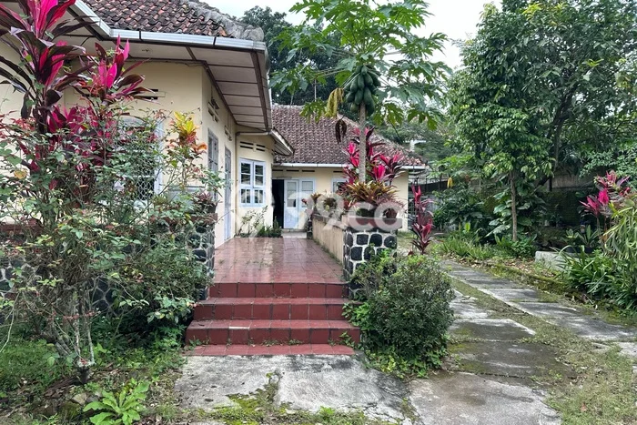 For Sale! Luxury House LT 1841m2 Desain Modern di Salatiga For Sale! Luxury House LT 1841m2 Desain Modern di Salatiga